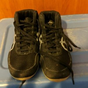 Wrestling shoes